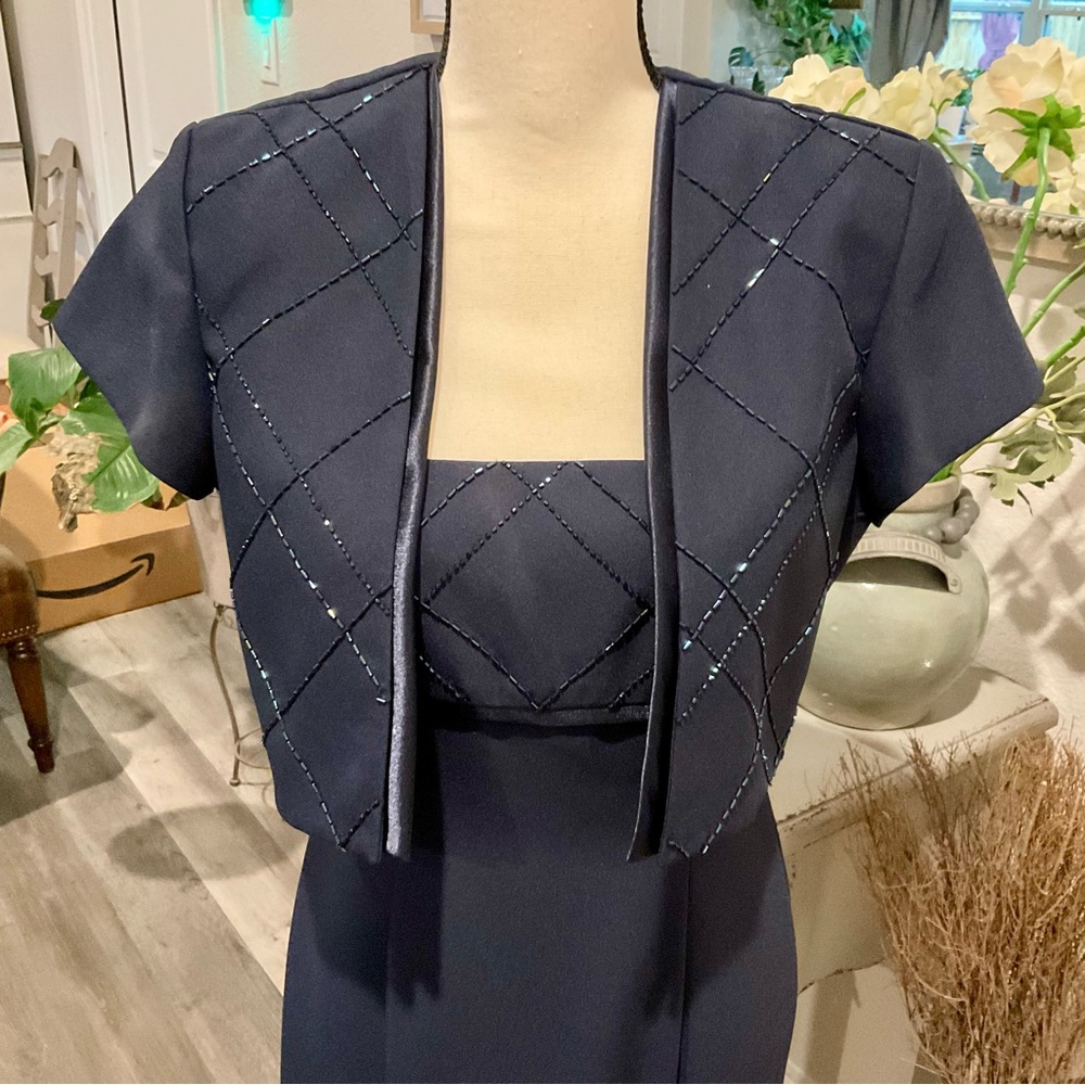 Elegant Navy Blue Evening Gown